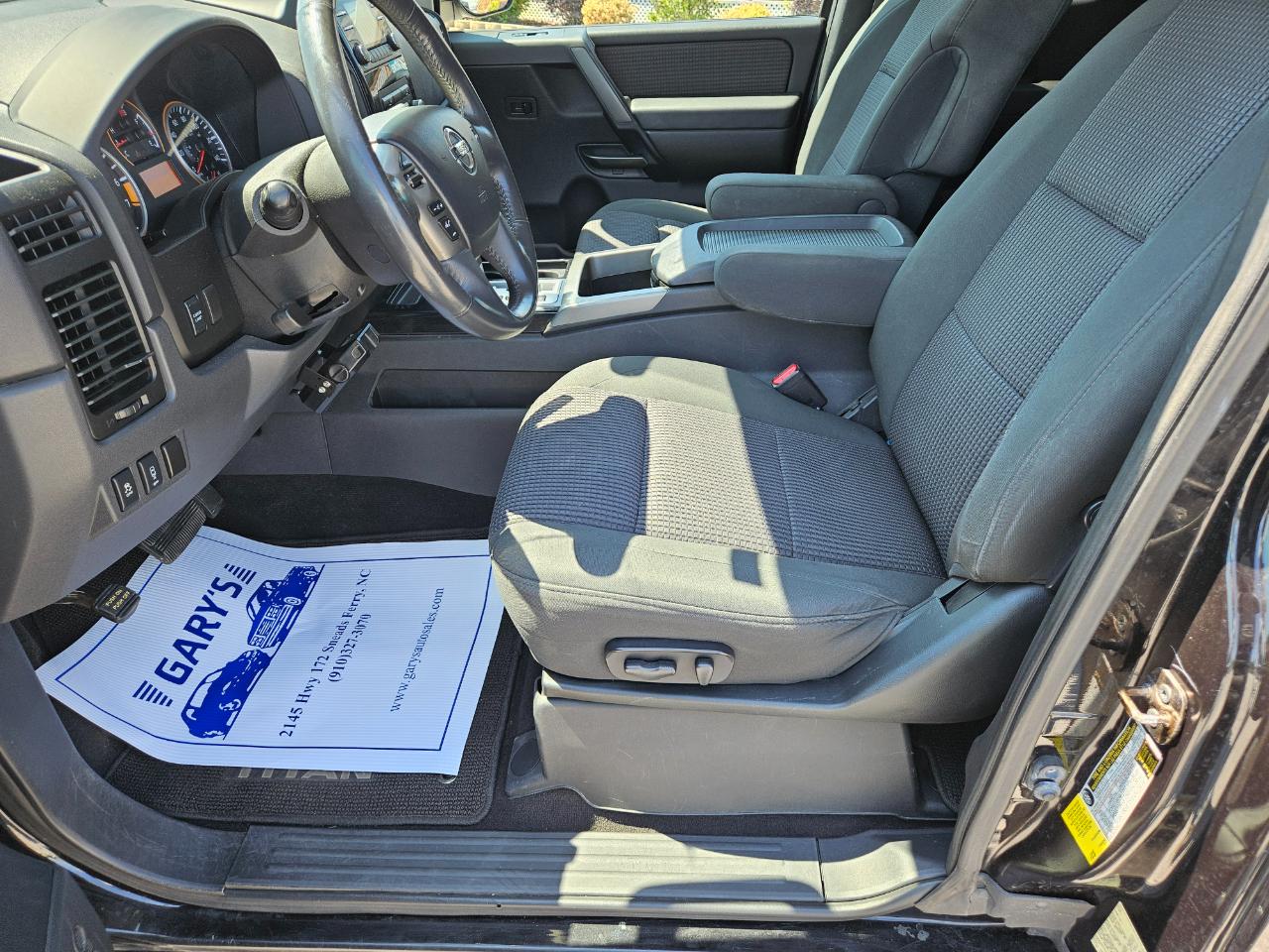 Nissan Titan 4WD King Cab SWB SV 2014
