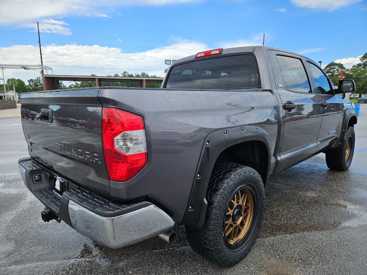 Toyota Tundra 4WD Truck CrewMax 5.7L FFV V8 6-Spd AT SR5 (Natl) 2014