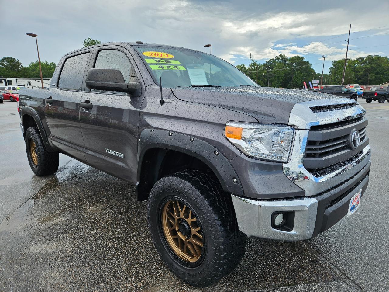 Toyota Tundra 4WD Truck CrewMax 5.7L FFV V8 6-Spd AT SR5 (Natl) 2014