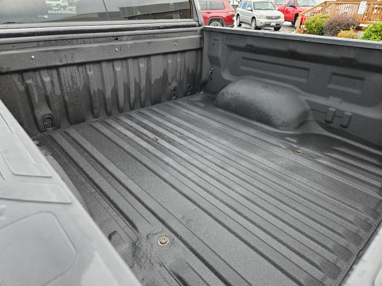 Toyota Tundra 4WD Truck CrewMax 5.7L FFV V8 6-Spd AT SR5 (Natl) 2014