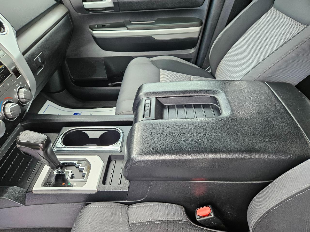Toyota Tundra 4WD Truck CrewMax 5.7L FFV V8 6-Spd AT SR5 (Natl) 2014