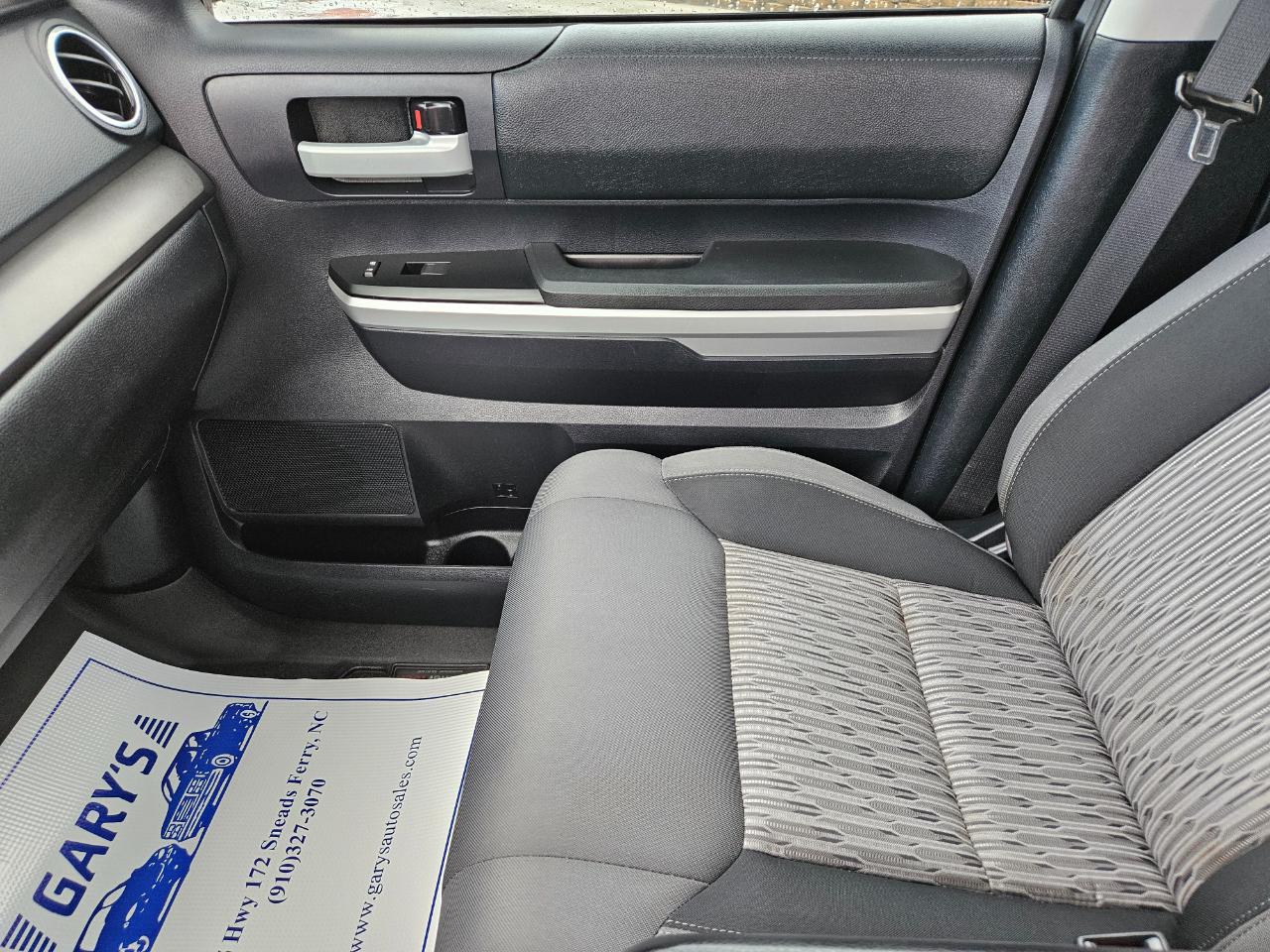 Toyota Tundra 4WD Truck CrewMax 5.7L FFV V8 6-Spd AT SR5 (Natl) 2014