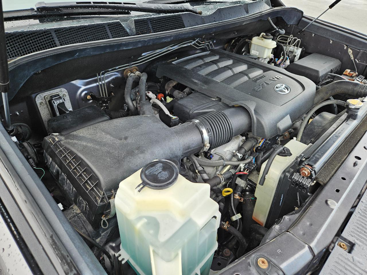Toyota Tundra 4WD Truck CrewMax 5.7L FFV V8 6-Spd AT SR5 (Natl) 2014
