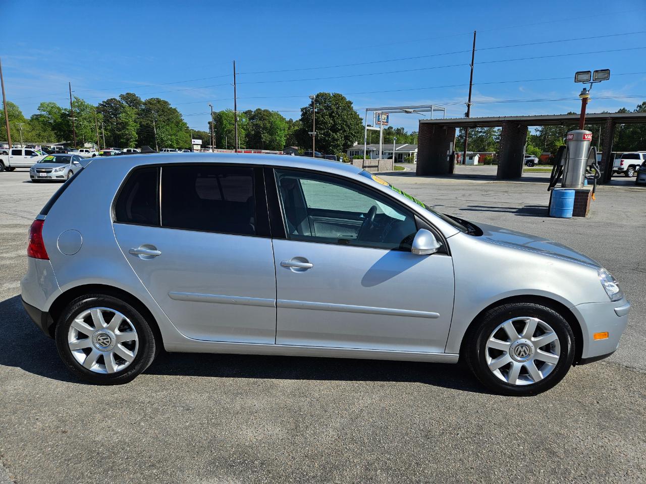 Volkswagen Rabbit 4dr HB Auto S 2008