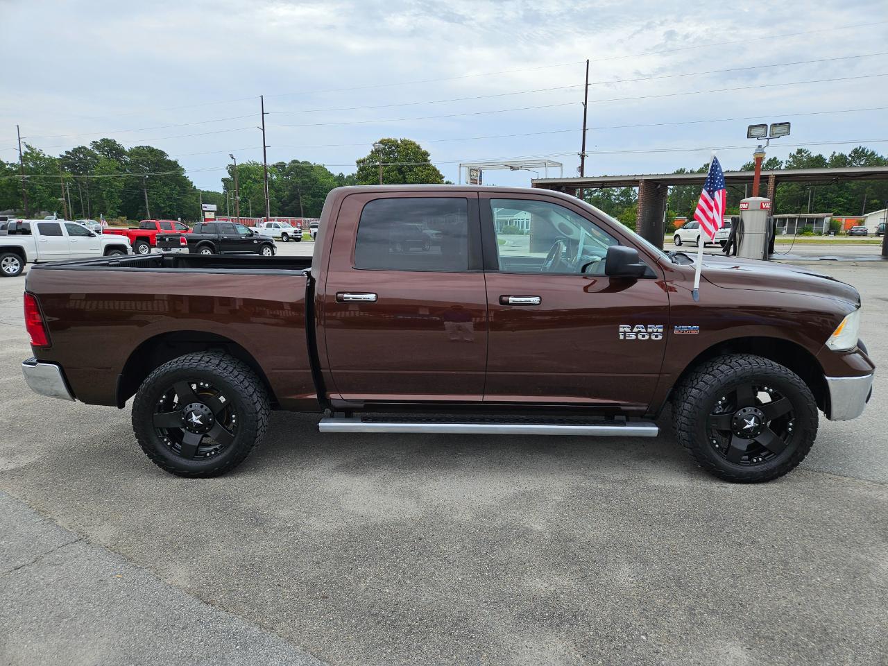 RAM 1500 4WD Crew Cab 140.5" Big Horn 2013