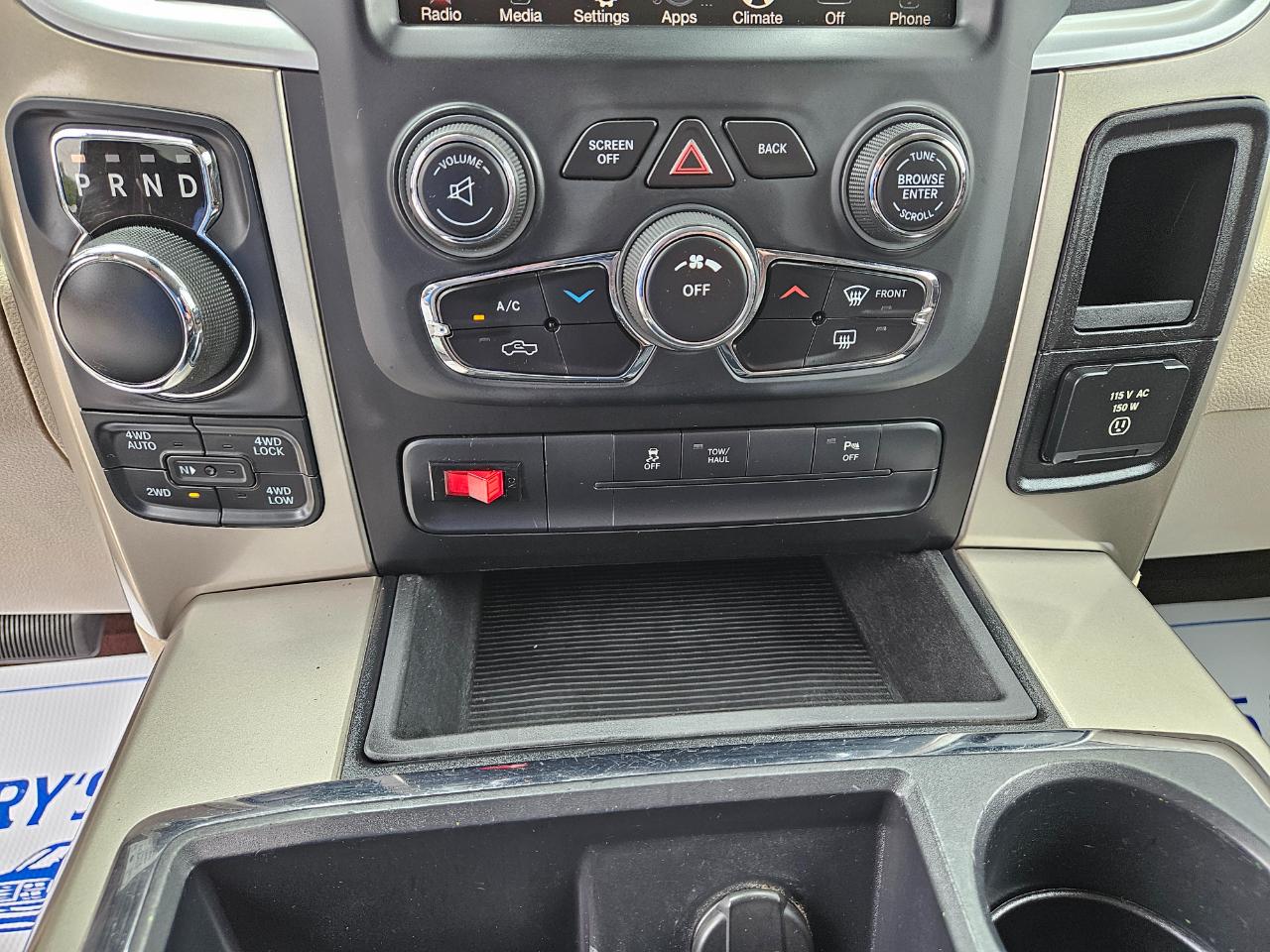 RAM 1500 4WD Crew Cab 140.5" Big Horn 2013