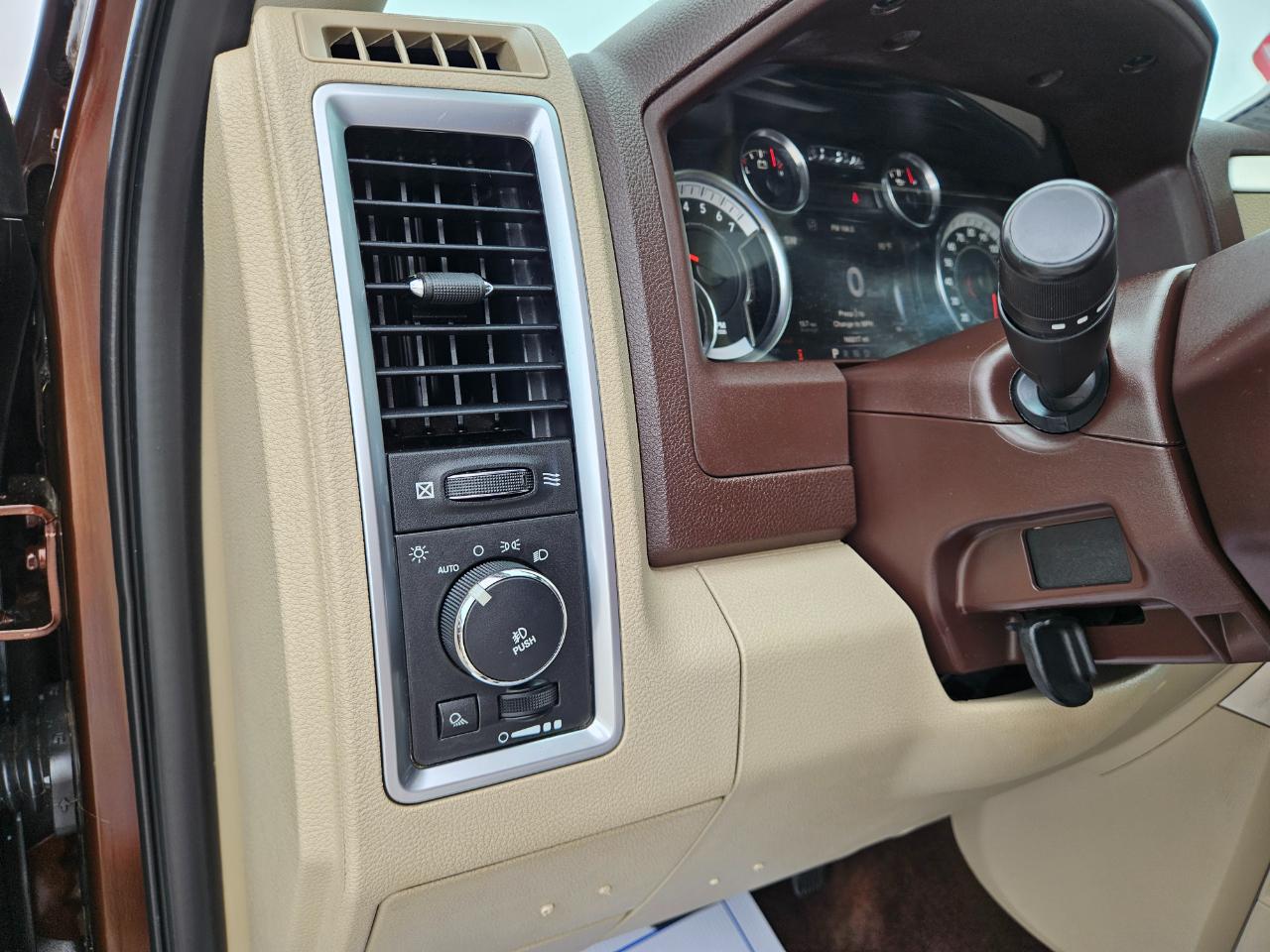 RAM 1500 4WD Crew Cab 140.5" Big Horn 2013