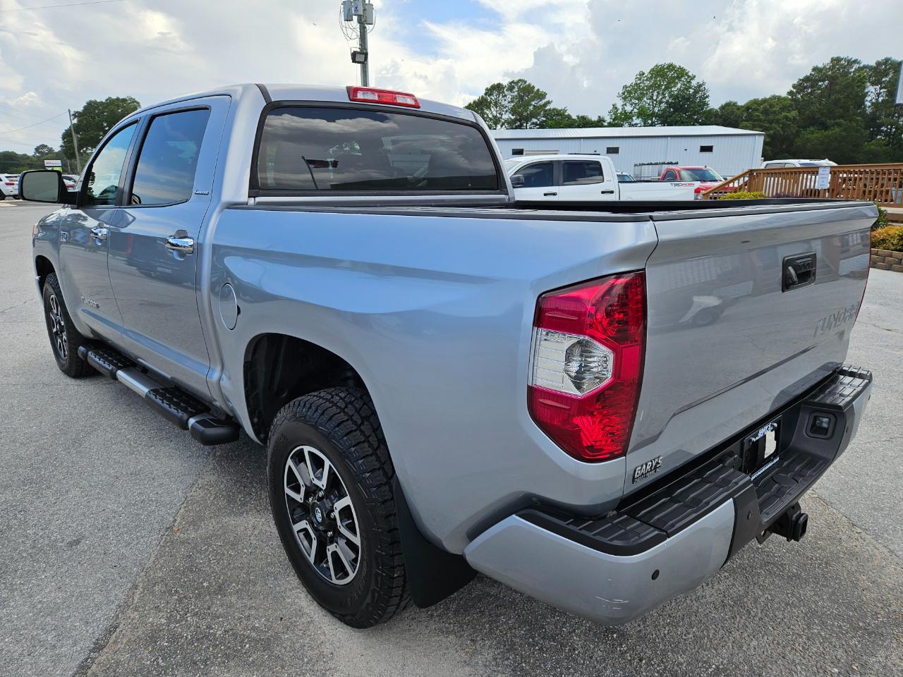 Toyota Tundra 4WD Limited CrewMax 5.5' Bed 5.7L (Natl) 2017