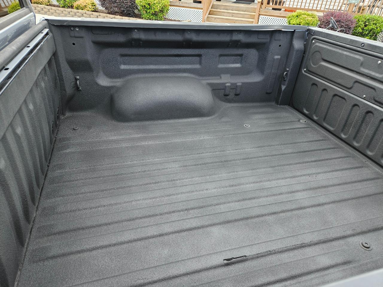 Toyota Tundra 4WD Limited CrewMax 5.5' Bed 5.7L (Natl) 2017