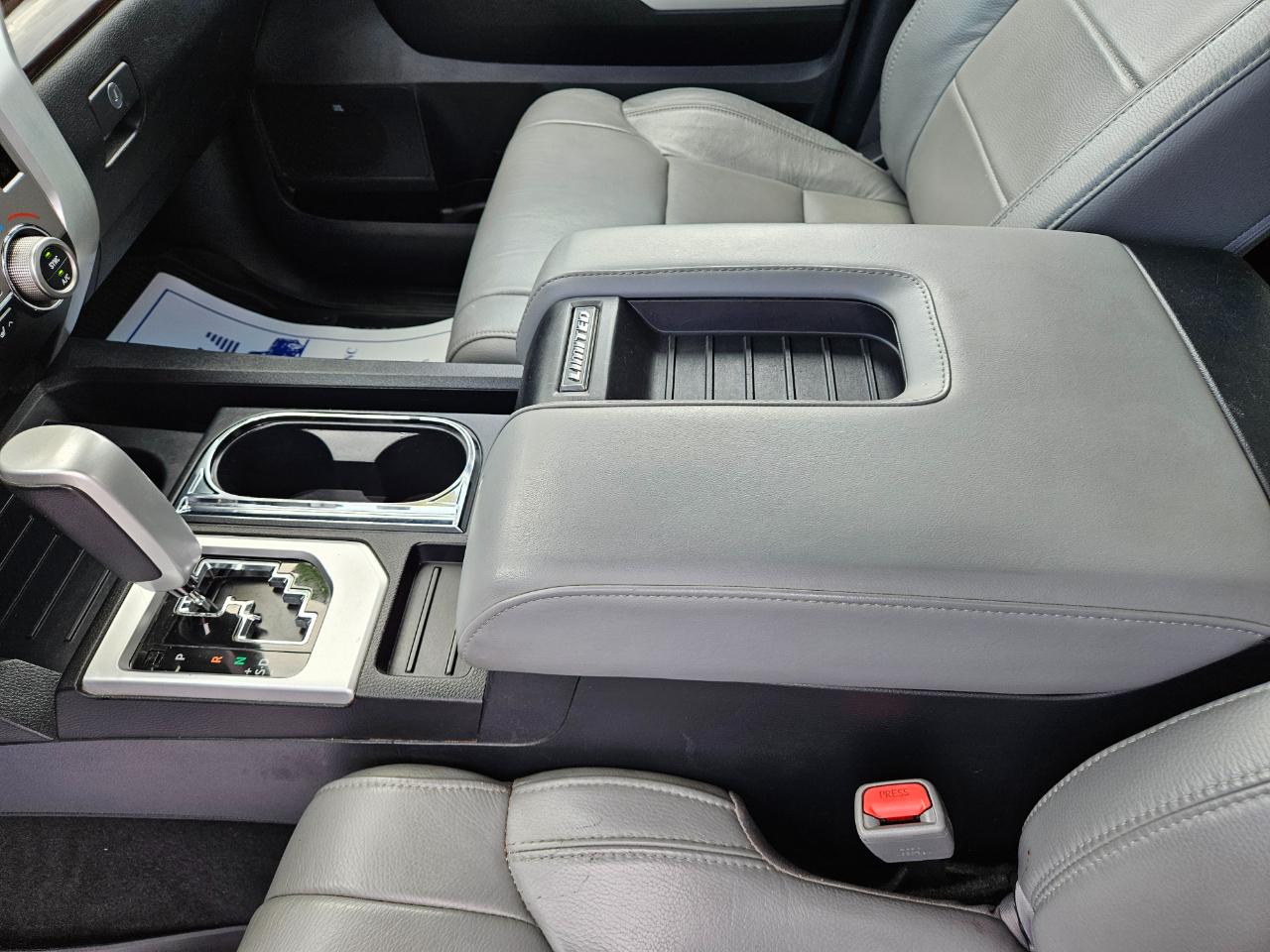 Toyota Tundra 4WD Limited CrewMax 5.5' Bed 5.7L (Natl) 2017