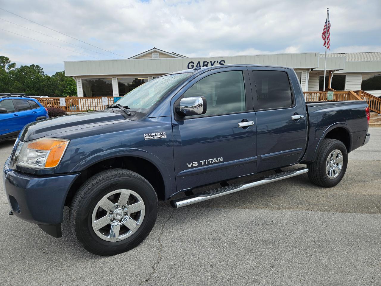 Nissan Titan 4WD Crew Cab SWB SV 2015