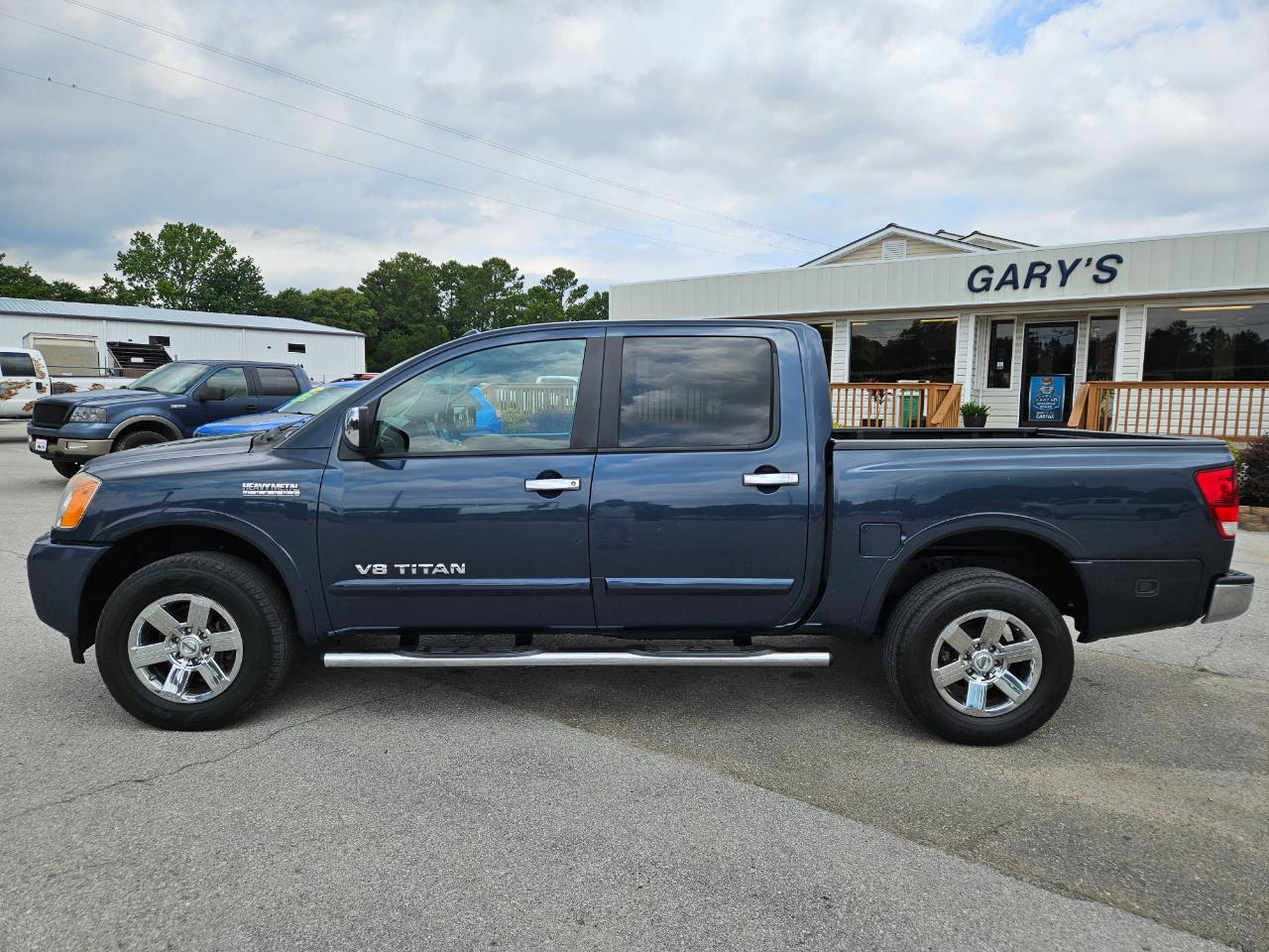 Nissan Titan 4WD Crew Cab SWB SV 2015
