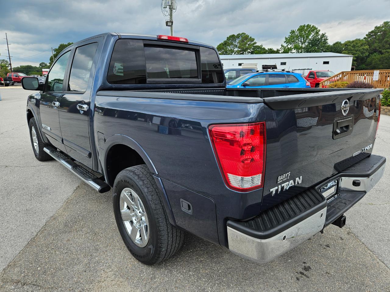 Nissan Titan 4WD Crew Cab SWB SV 2015