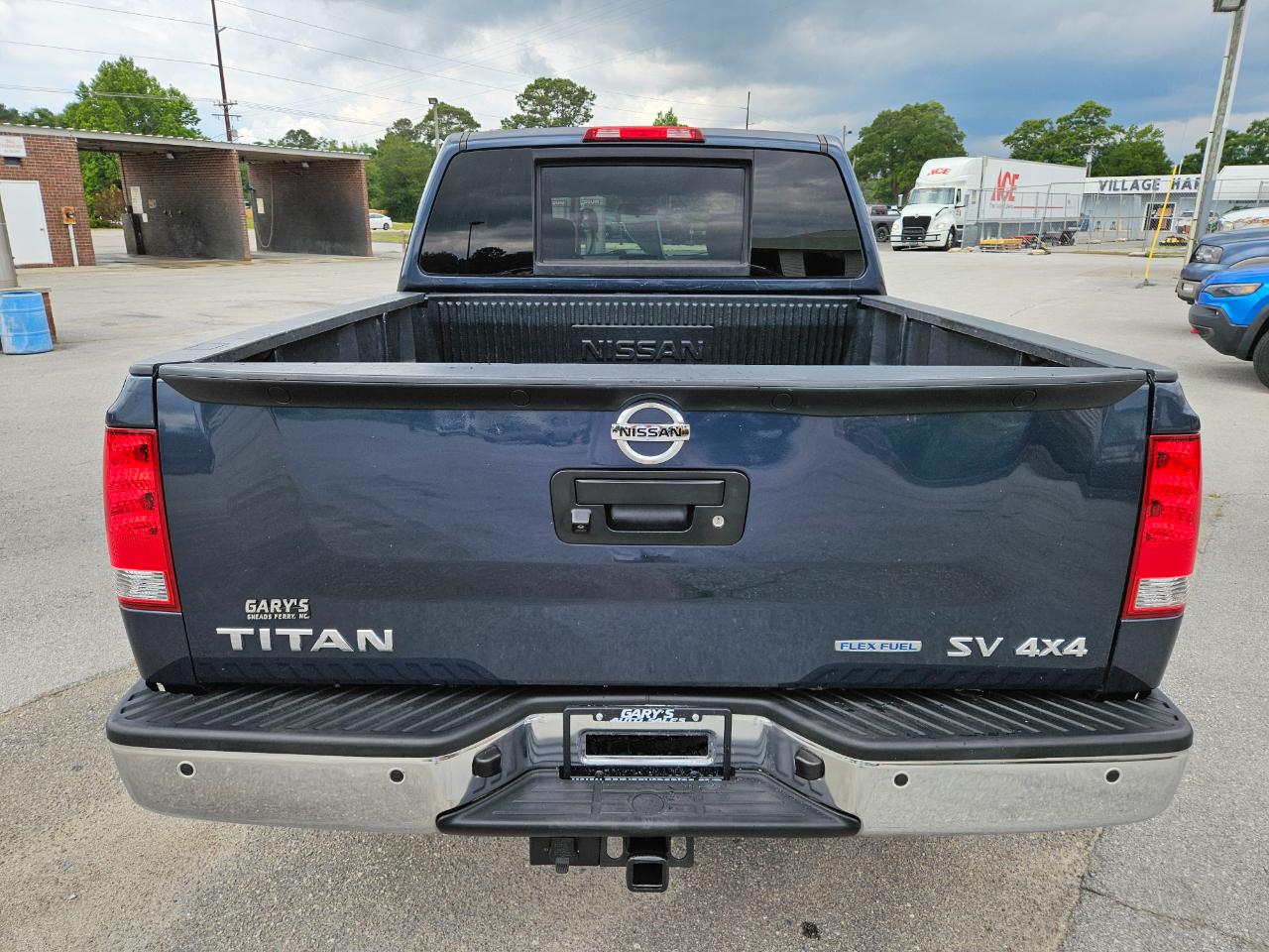 Nissan Titan 4WD Crew Cab SWB SV 2015