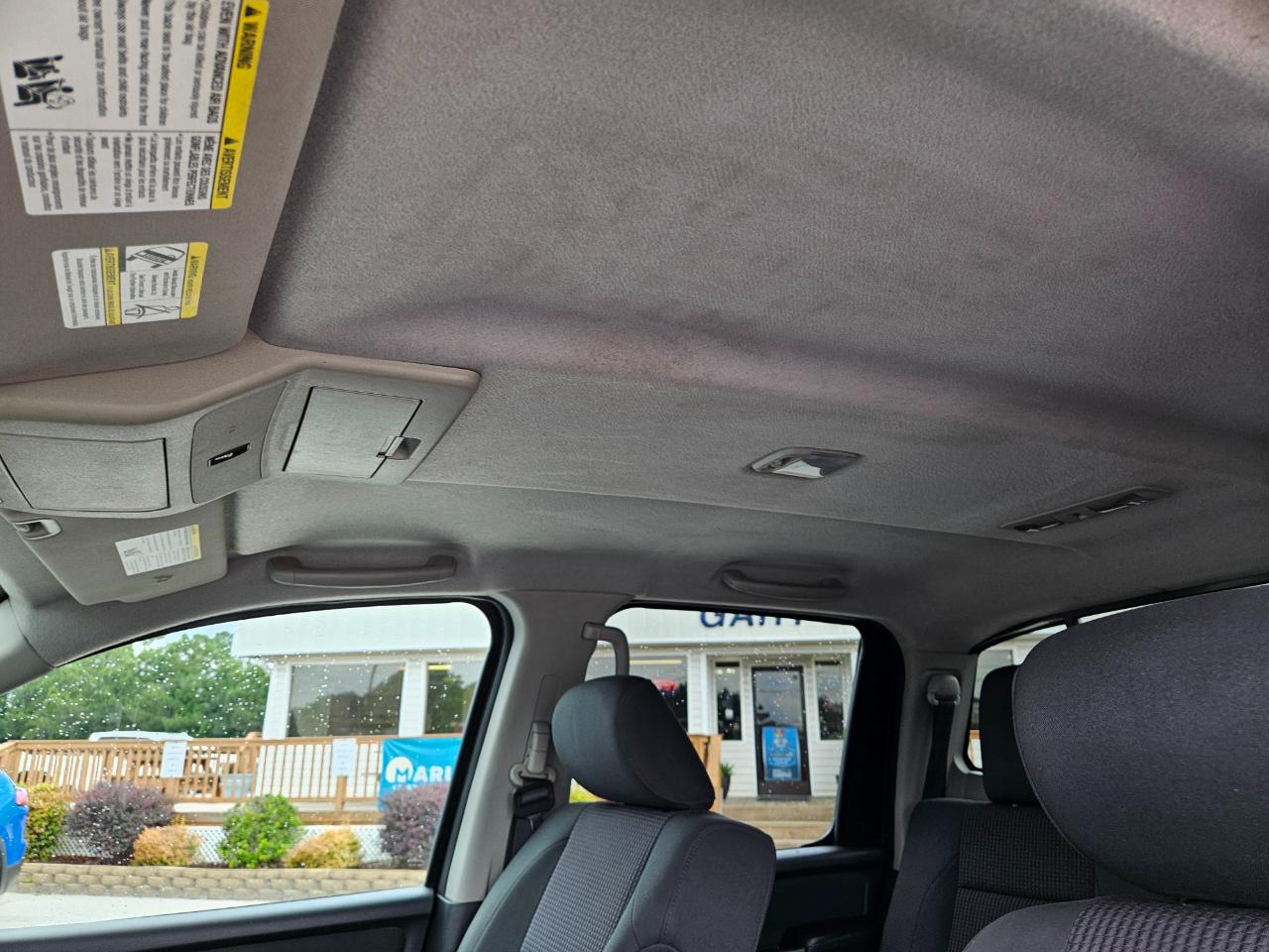 Nissan Titan 4WD Crew Cab SWB SV 2015