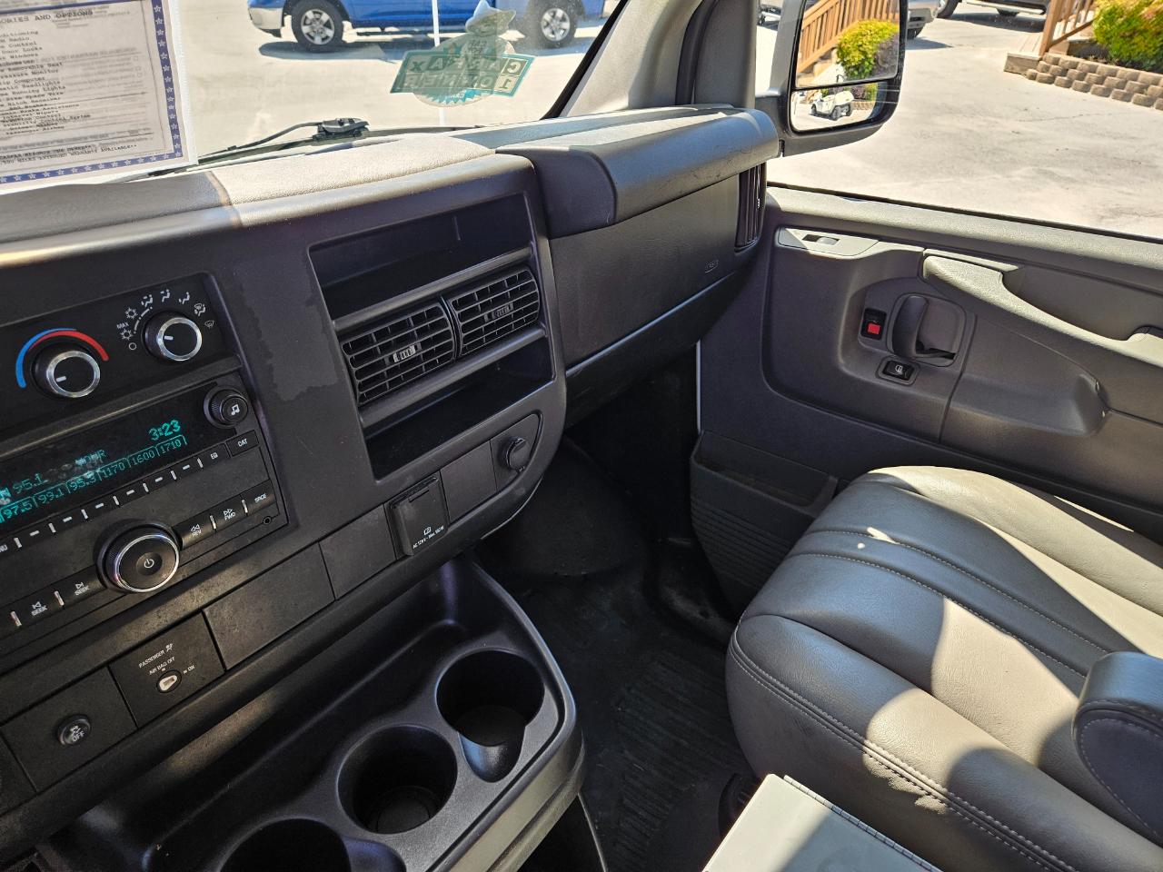 Chevrolet Express Cargo Van RWD 2500 135" 2015