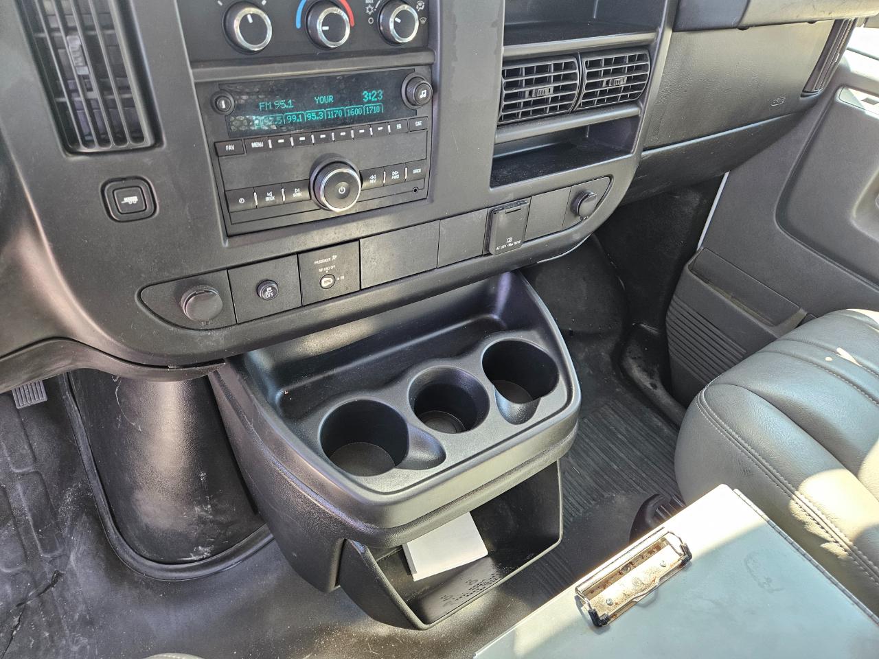 Chevrolet Express Cargo Van RWD 2500 135" 2015