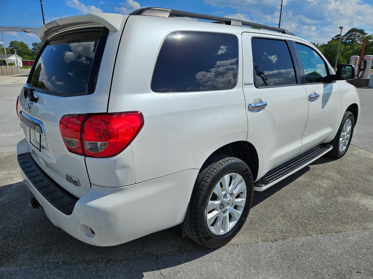 Toyota Sequoia Platinum RWD (Natl) 2017