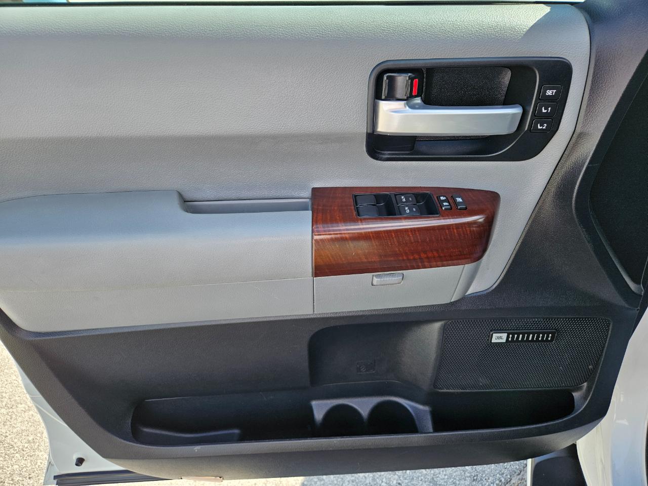 Toyota Sequoia Platinum RWD (Natl) 2017