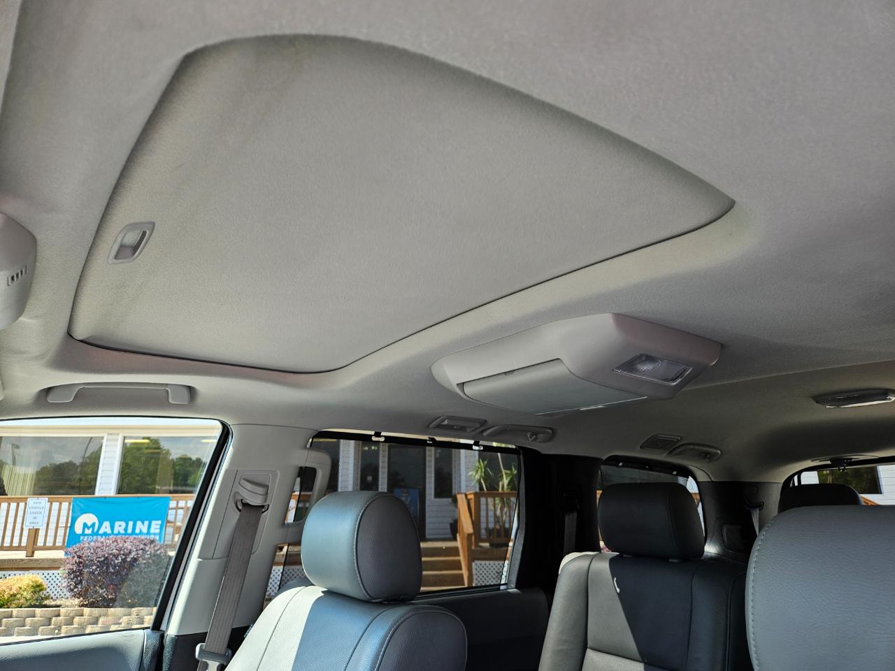 Toyota Sequoia Platinum RWD (Natl) 2017