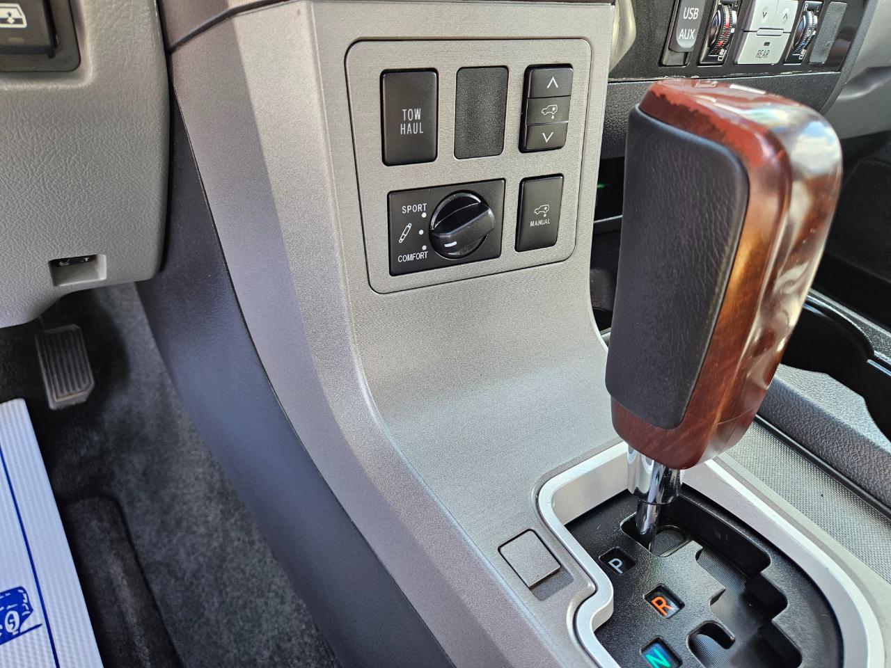 Toyota Sequoia Platinum RWD (Natl) 2017