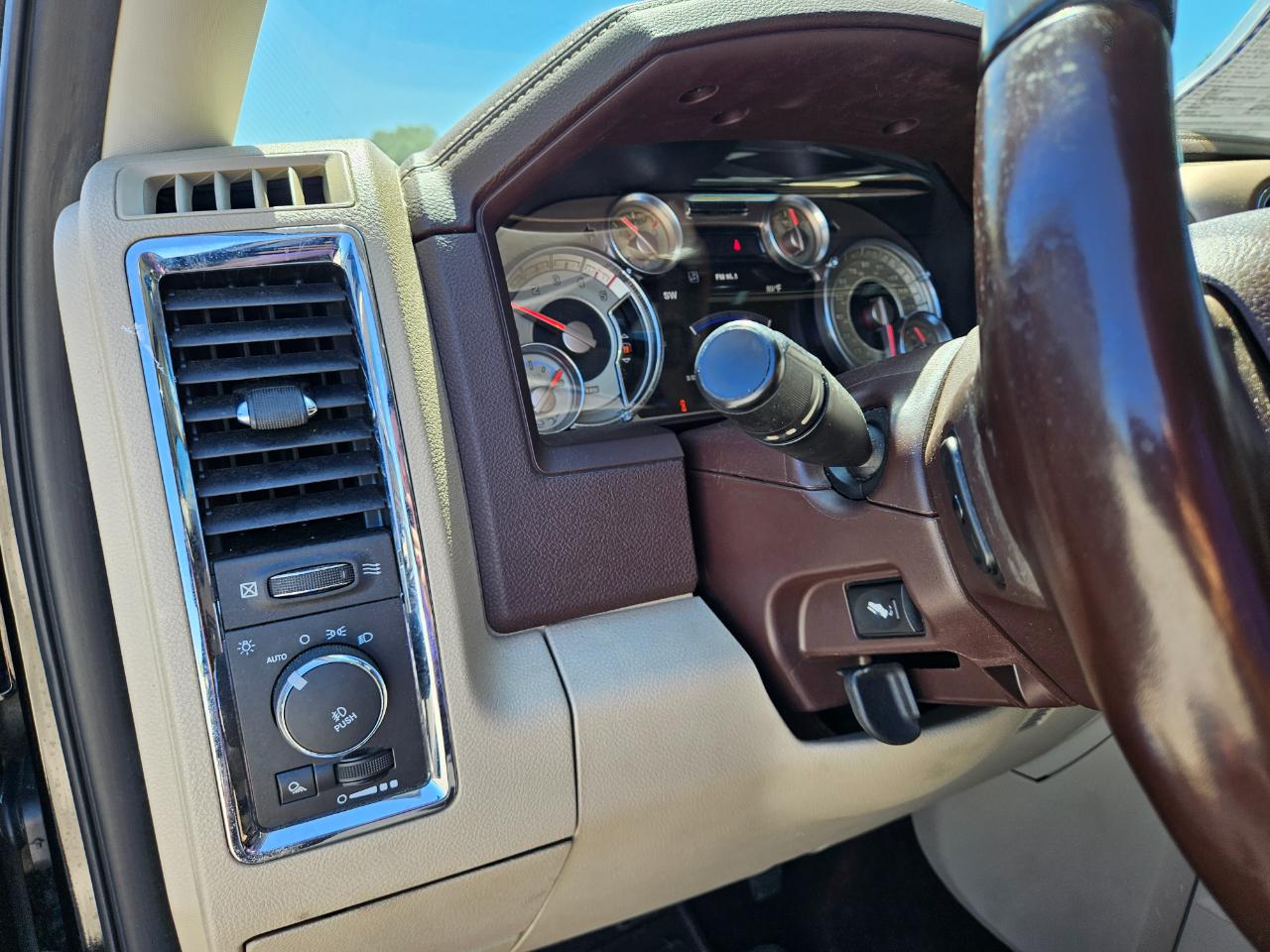 RAM 1500 Laramie Longhorn Edition Crew Cab SWB 2WD 2014