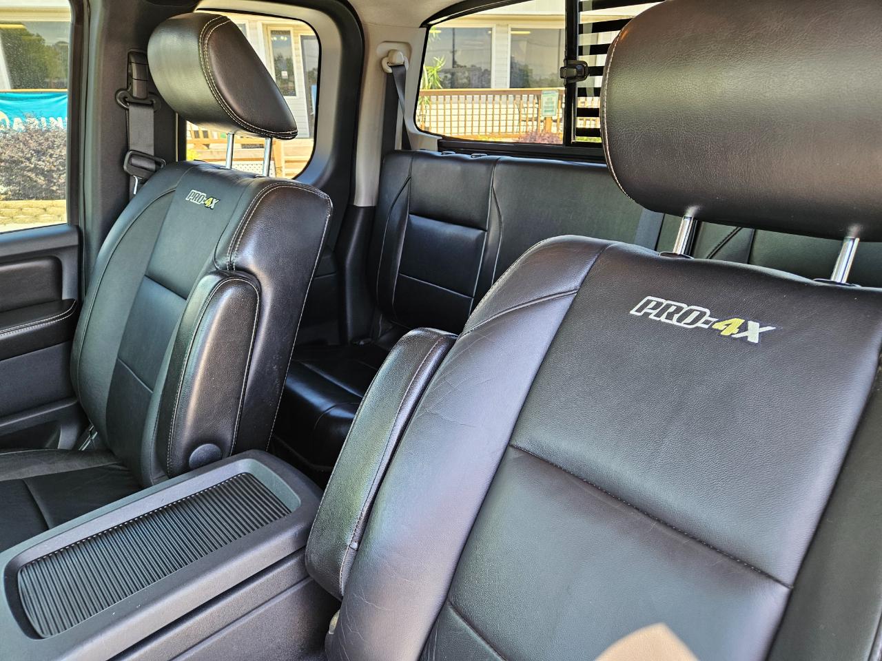 Nissan Titan 4WD King Cab SWB PRO-4X 2015