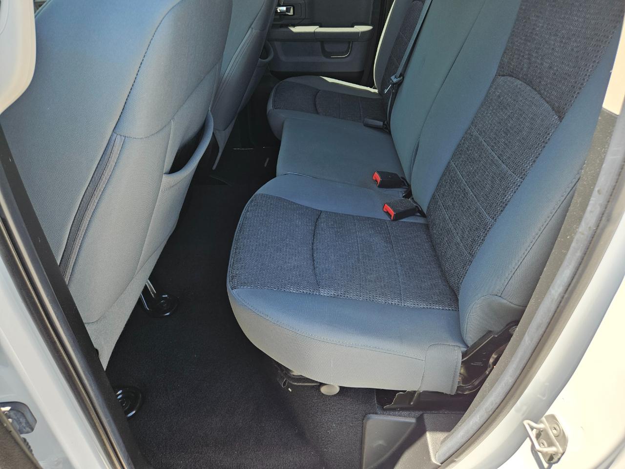 RAM 1500 4WD Quad Cab 140.5" Big Horn 2014