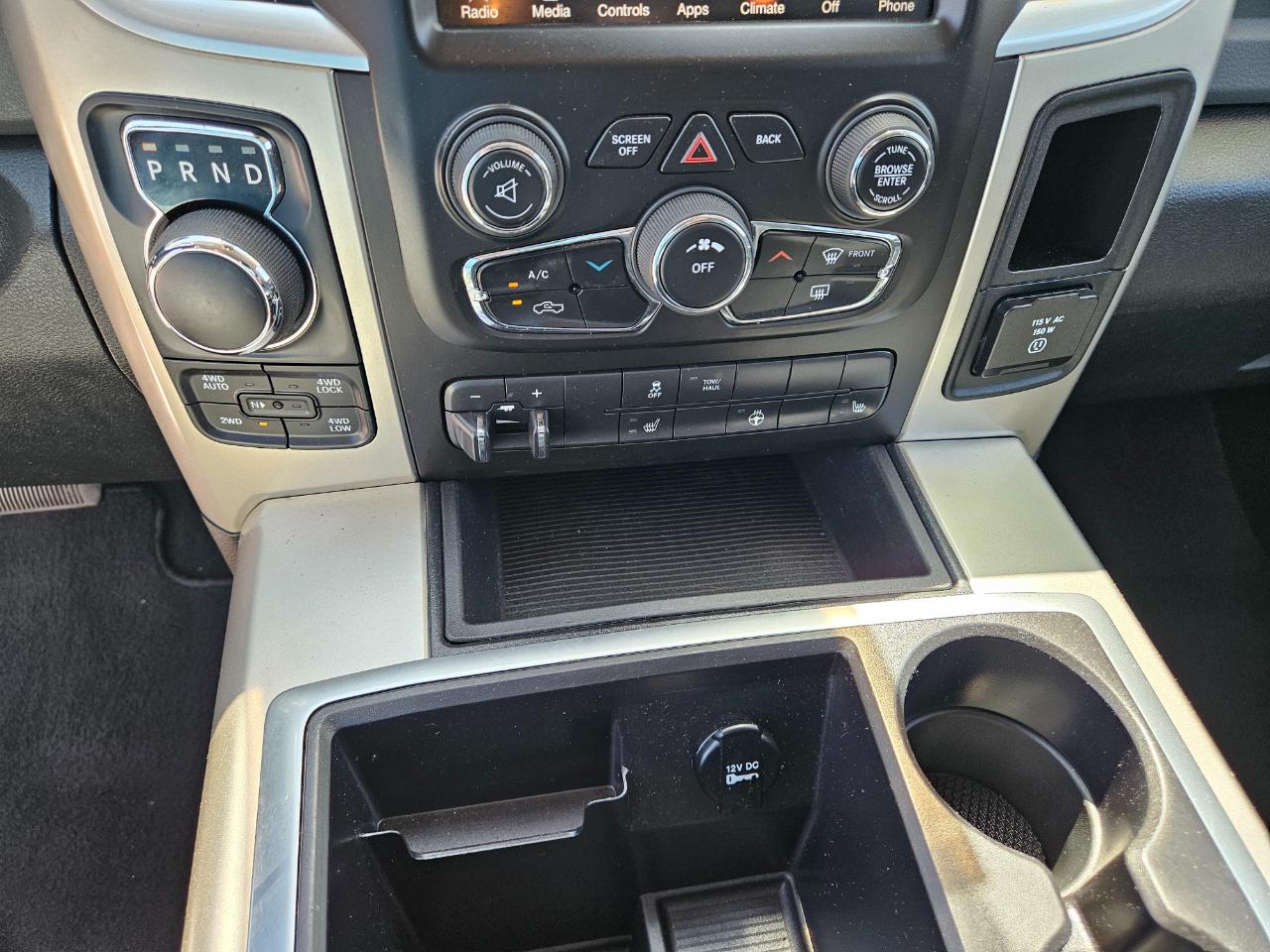 RAM 1500 4WD Quad Cab 140.5" Big Horn 2014