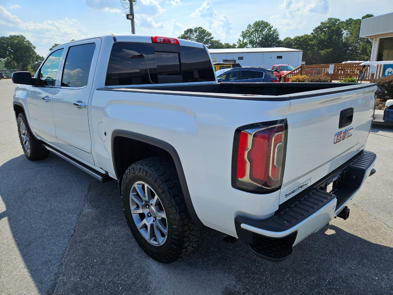 GMC Sierra 1500 4WD Crew Cab 143.5" Denali 2016