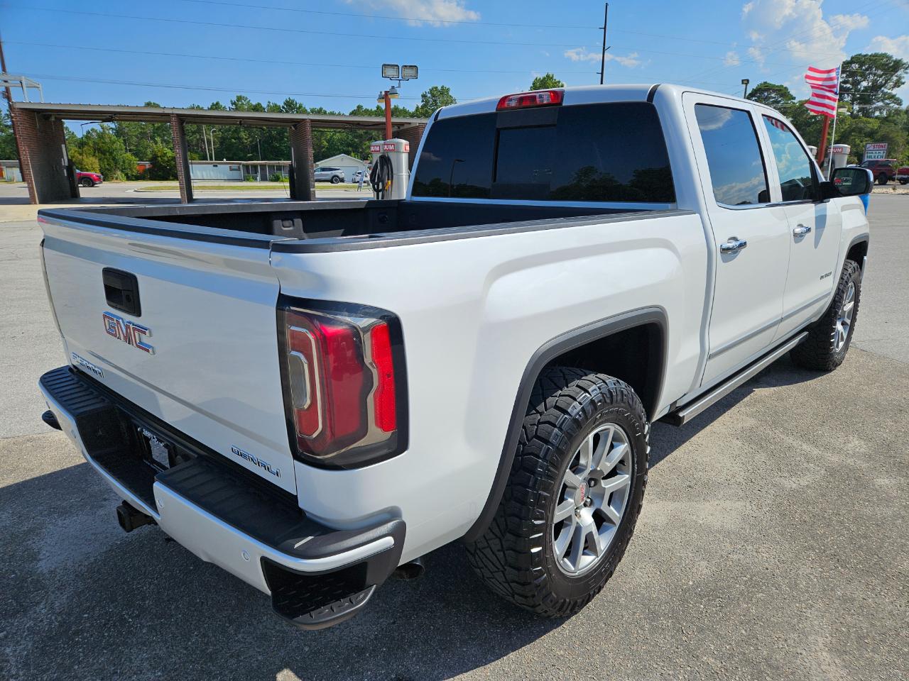 GMC Sierra 1500 4WD Crew Cab 143.5" Denali 2016