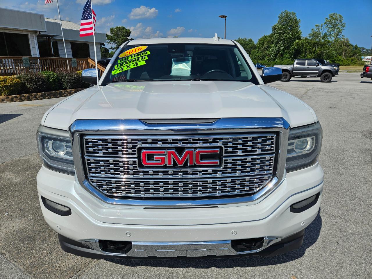GMC Sierra 1500 4WD Crew Cab 143.5" Denali 2016