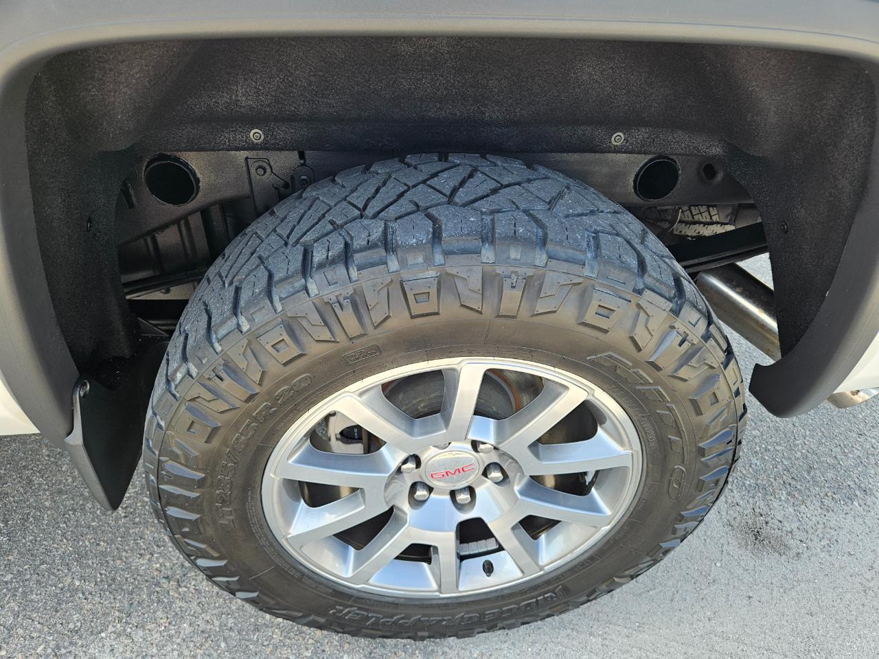 GMC Sierra 1500 4WD Crew Cab 143.5" Denali 2016