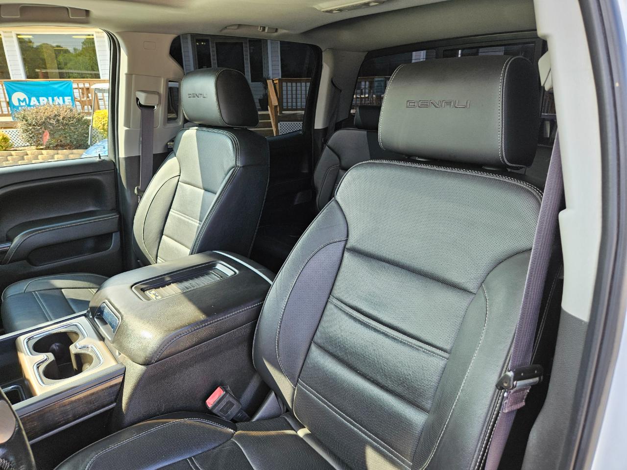 GMC Sierra 1500 4WD Crew Cab 143.5" Denali 2016