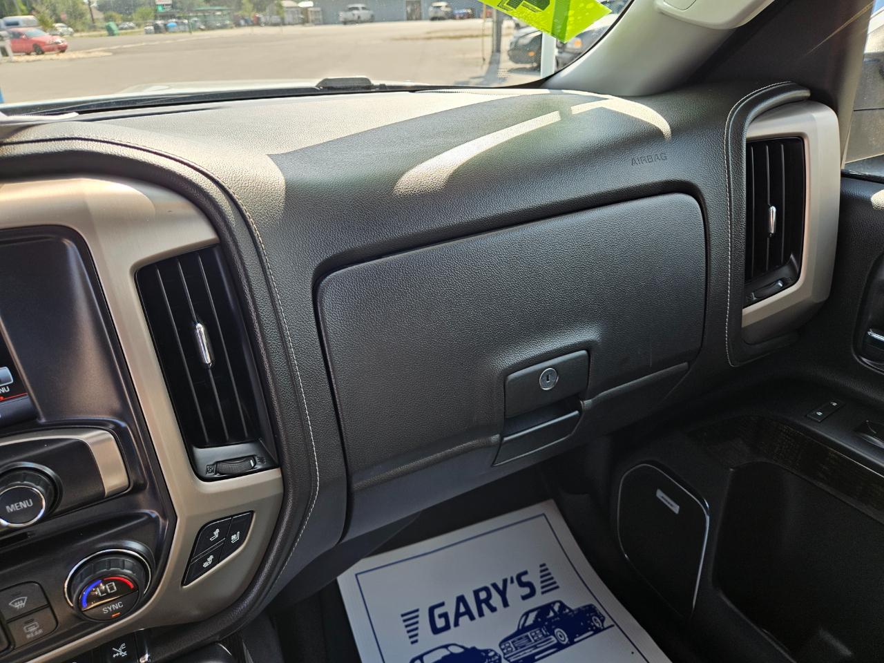 GMC Sierra 1500 4WD Crew Cab 143.5" Denali 2016