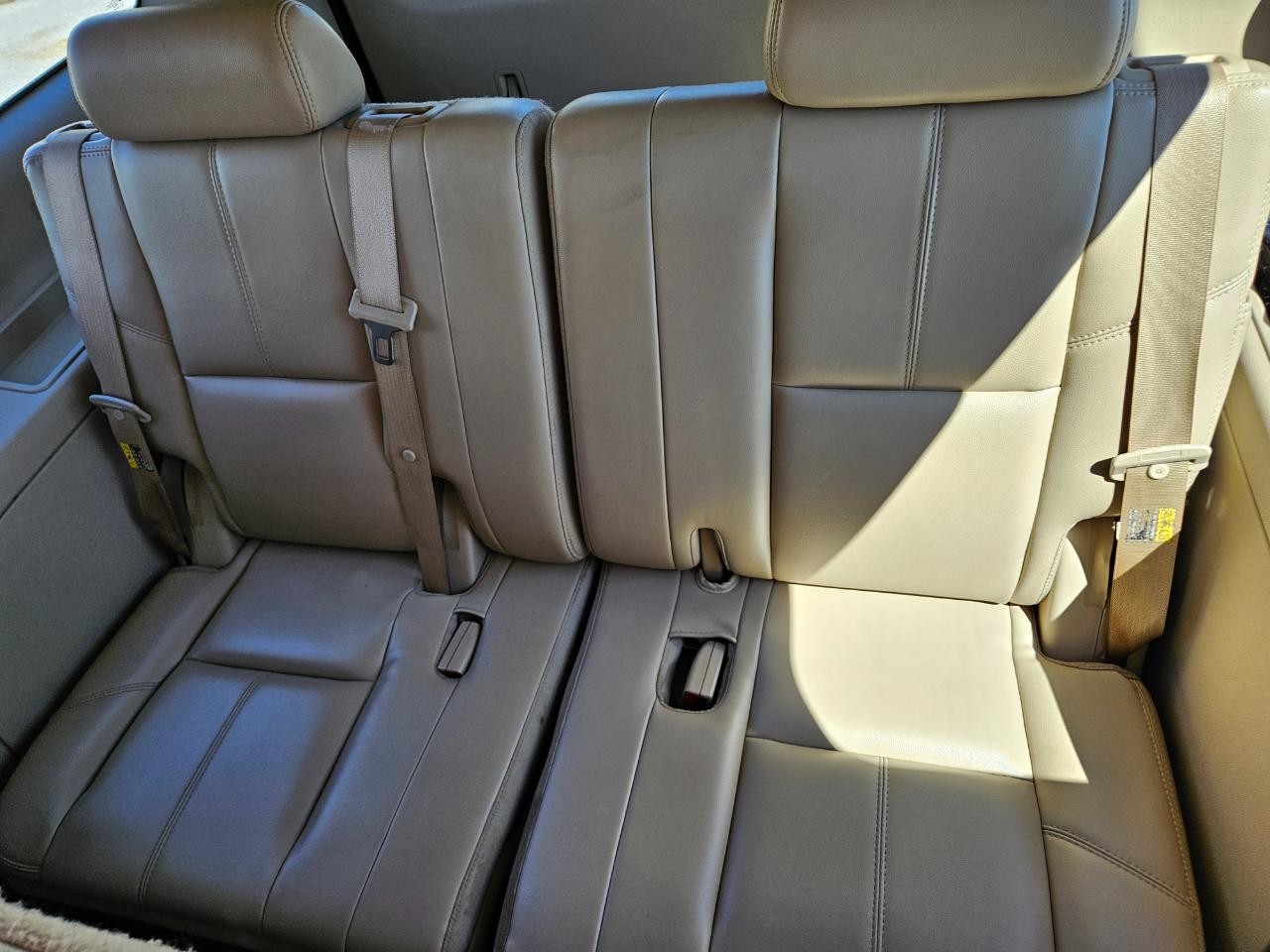 Chevrolet Suburban 4WD 4dr 1500 LT 2007