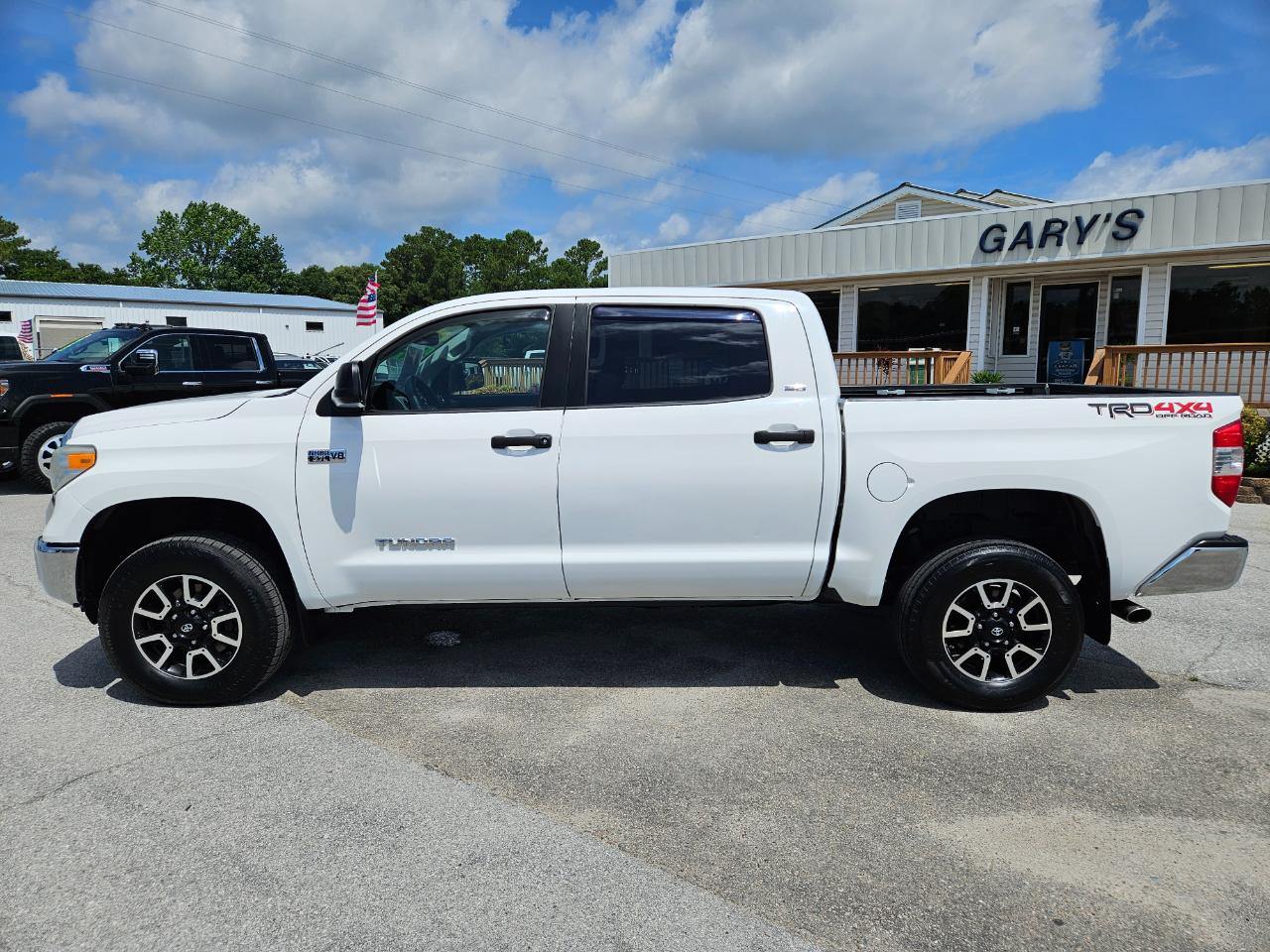 Toyota Tundra 4WD Truck CrewMax 5.7L V8 6-Spd AT SR5 (Natl) 2014