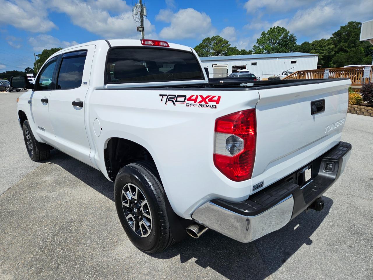 Toyota Tundra 4WD Truck CrewMax 5.7L V8 6-Spd AT SR5 (Natl) 2014
