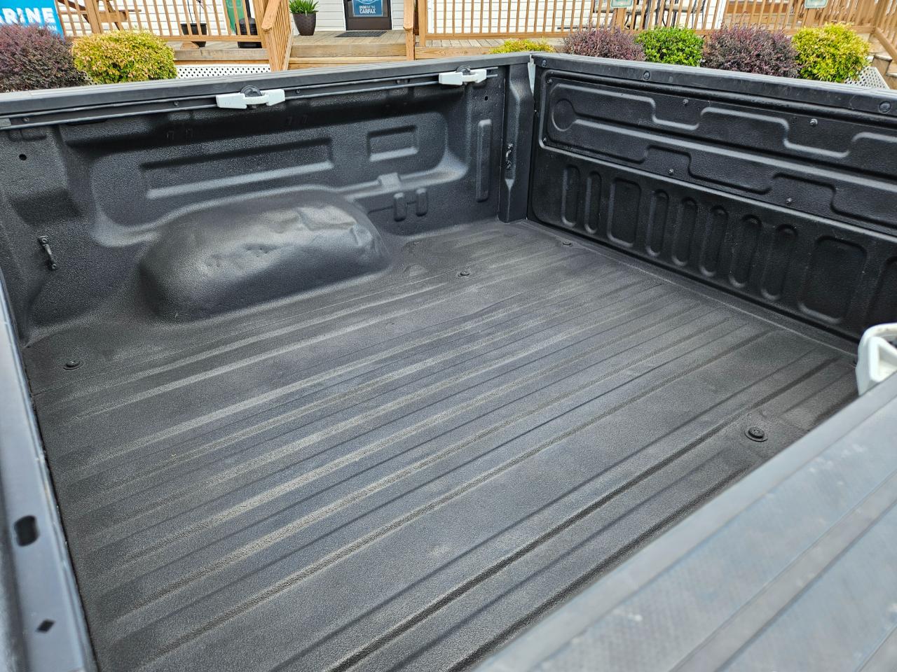 Toyota Tundra 4WD Truck CrewMax 5.7L V8 6-Spd AT SR5 (Natl) 2014