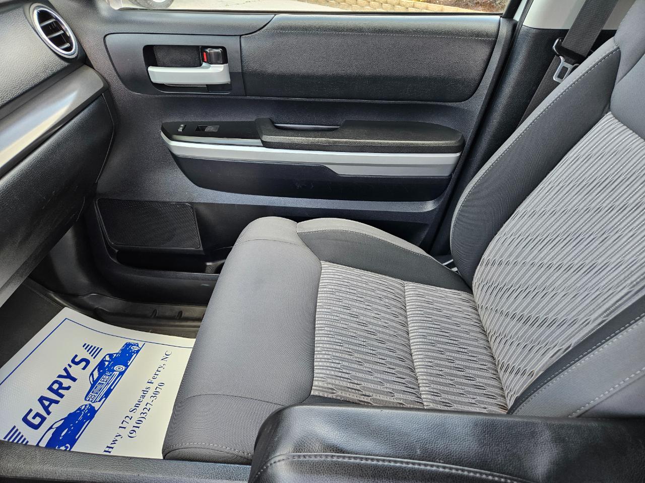 Toyota Tundra 4WD Truck CrewMax 5.7L V8 6-Spd AT SR5 (Natl) 2014