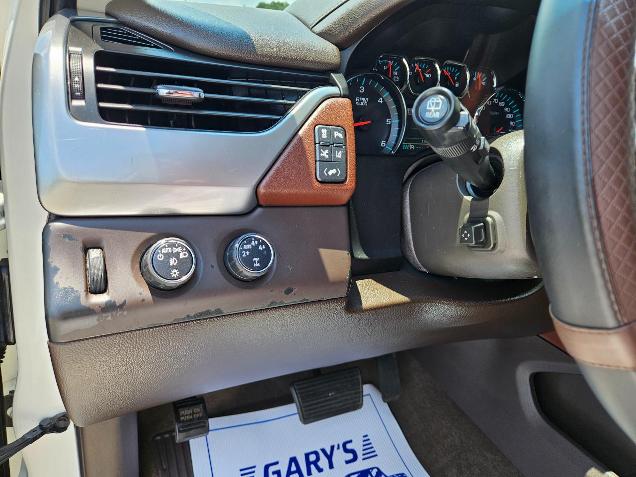 Chevrolet Suburban 4WD 4dr LTZ 2015