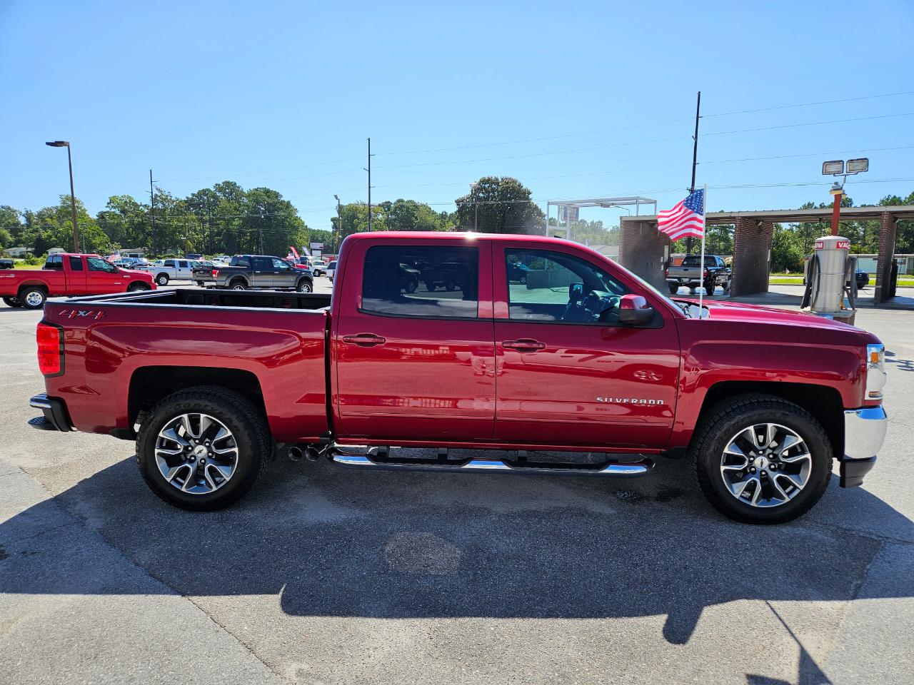 Chevrolet Silverado 1500 4WD Crew Cab 143.5" LT w/1LT 2018