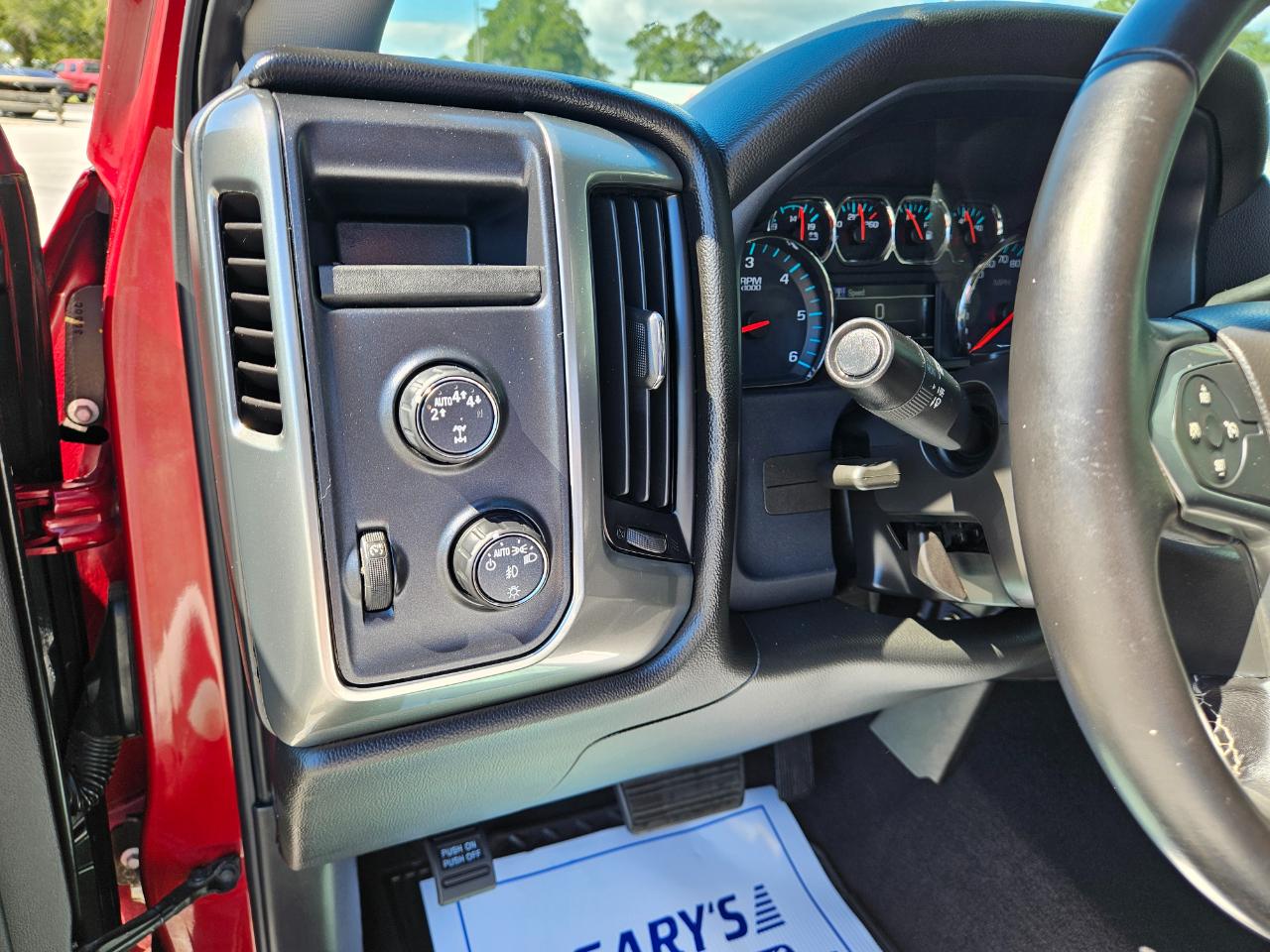 Chevrolet Silverado 1500 4WD Crew Cab 143.5" LT w/1LT 2018