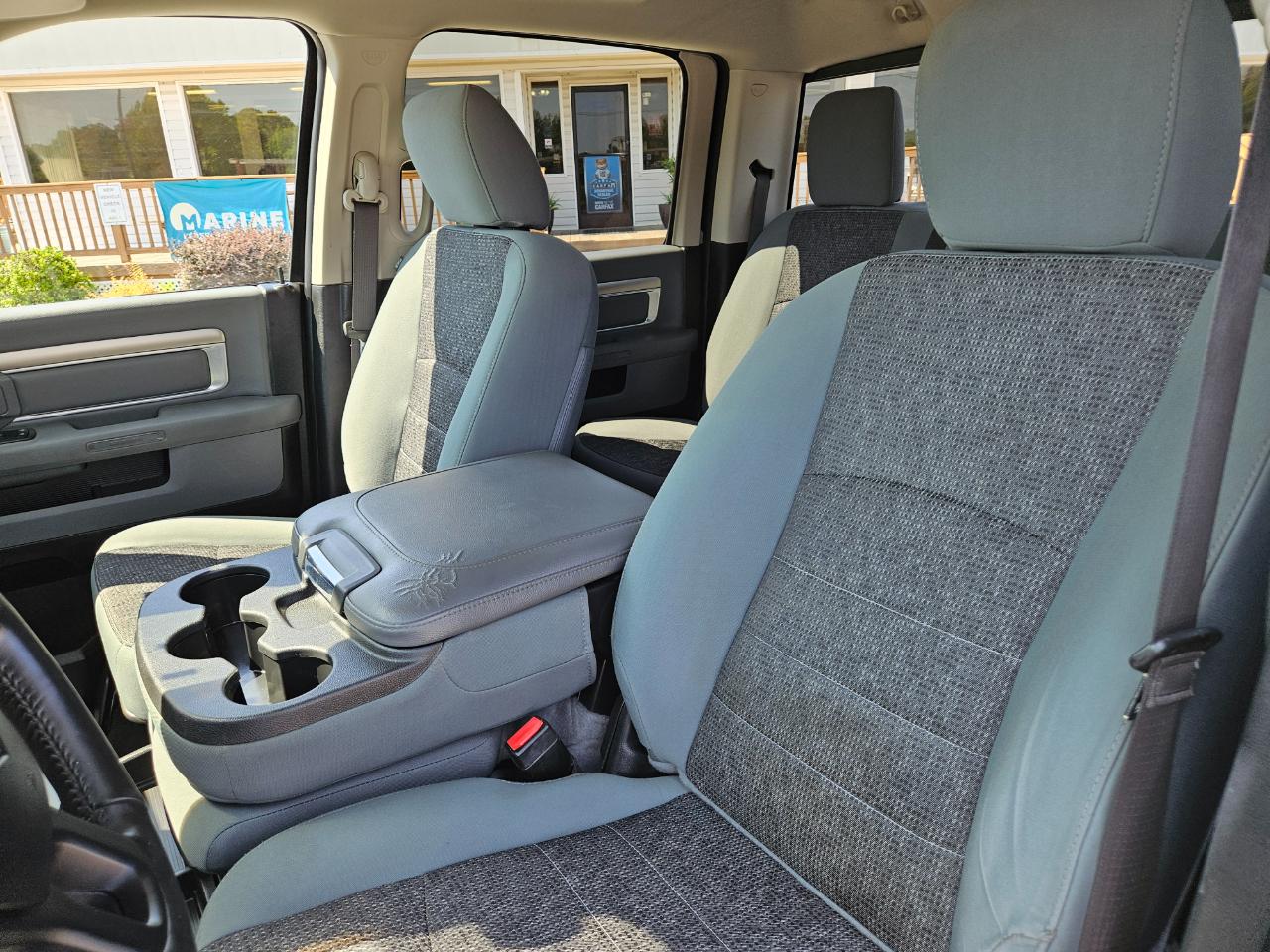 RAM 1500 Big Horn 4x4 Crew Cab 5'7" Box 2018