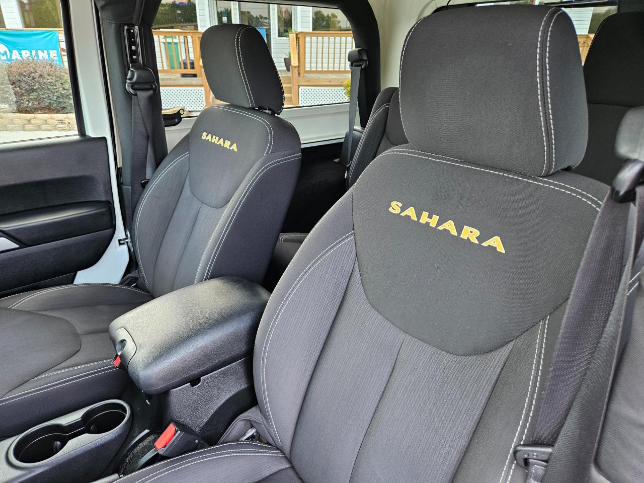 Jeep Wrangler 4WD 2dr Sahara 2015