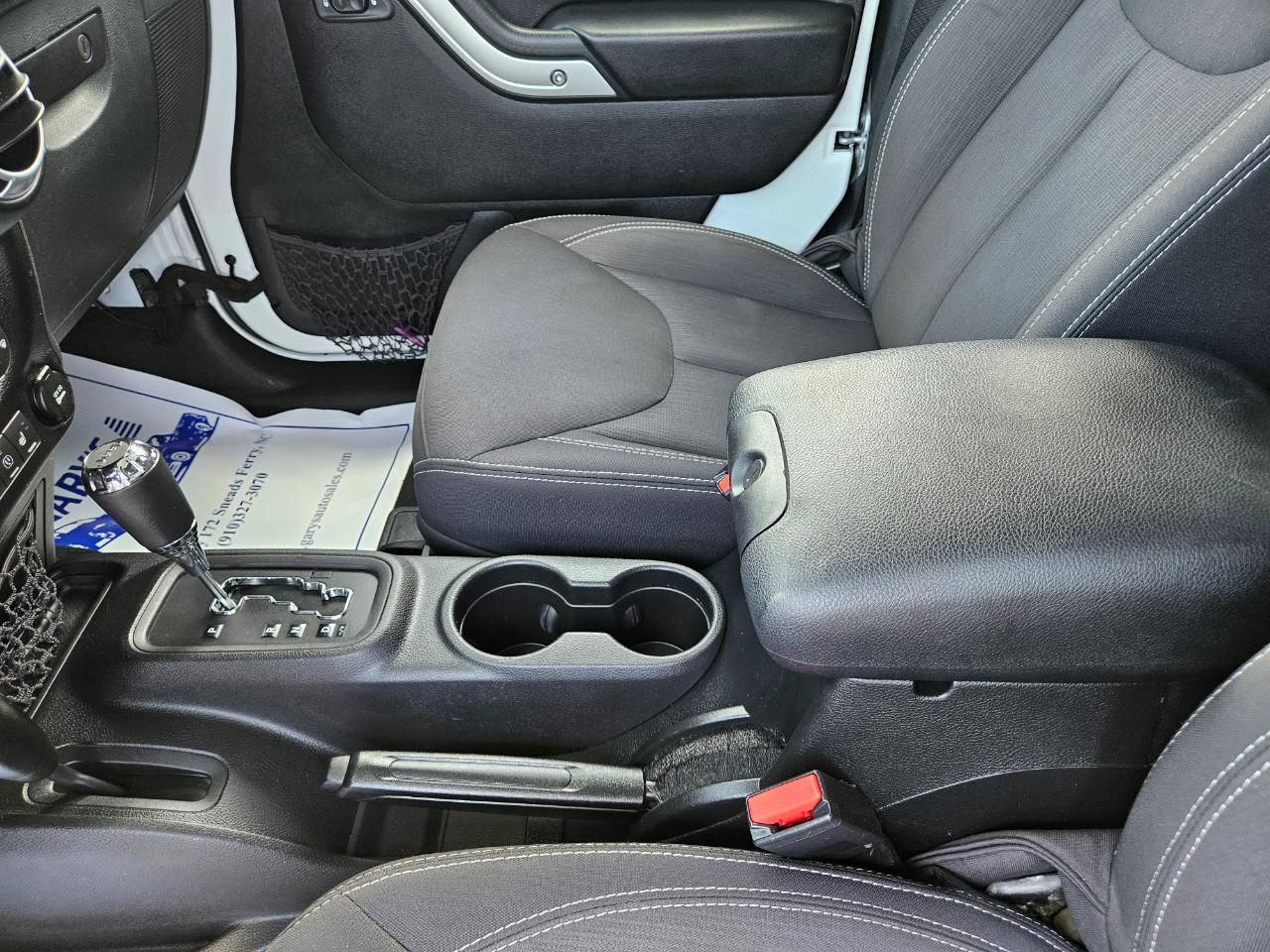Jeep Wrangler 4WD 2dr Sahara 2015
