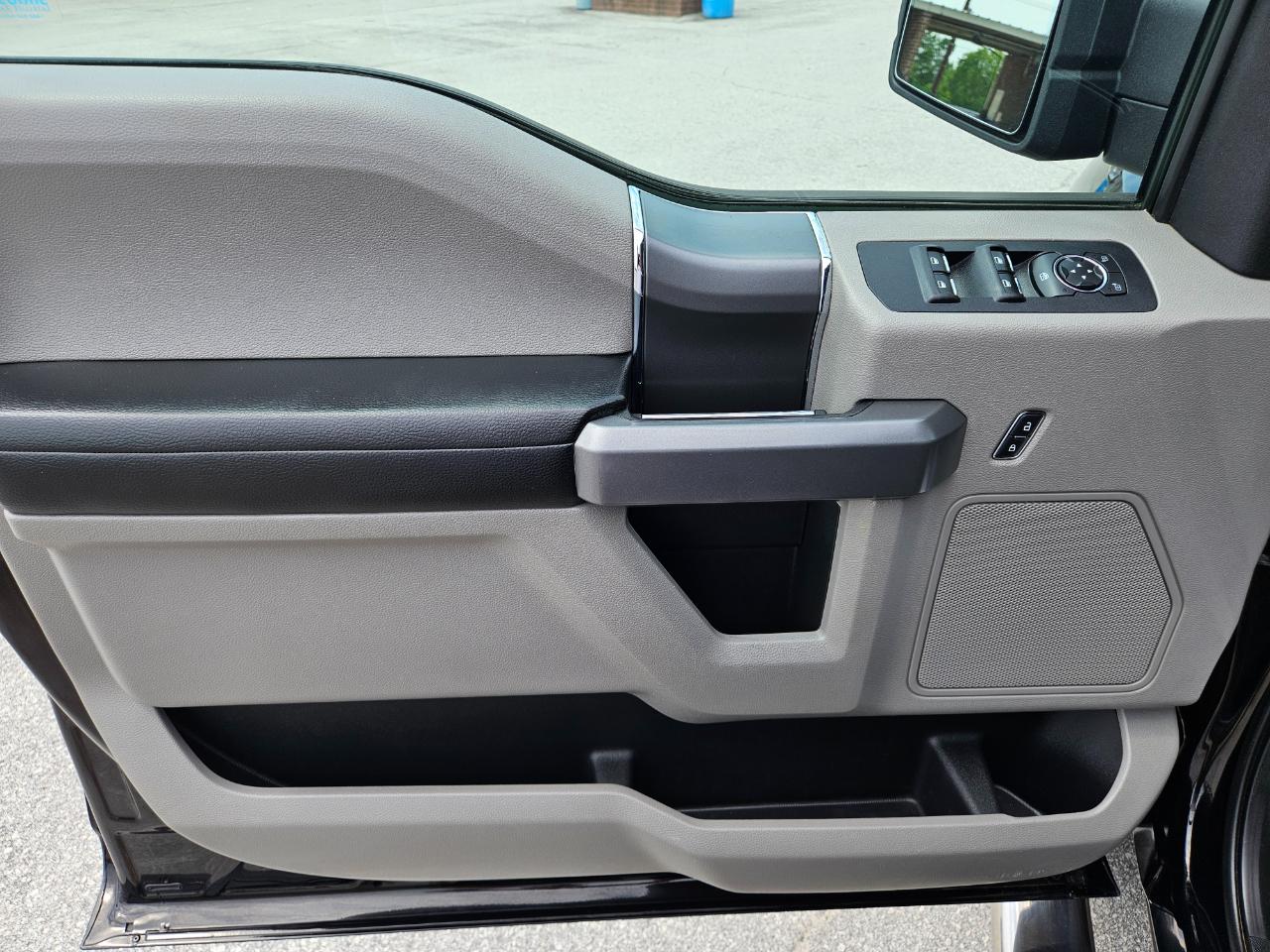 Ford F-150 4WD SuperCrew 145" XLT 2016