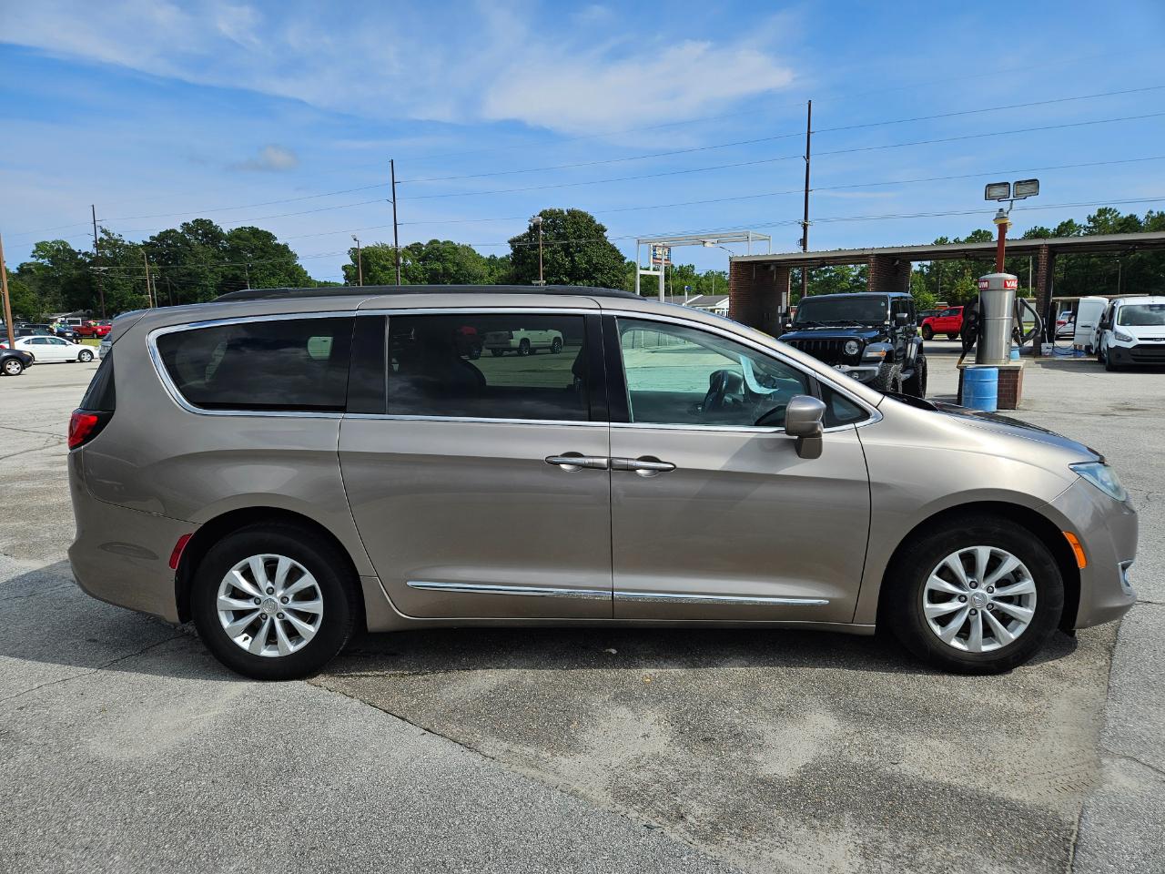 Chrysler Pacifica Touring-L FWD 2017