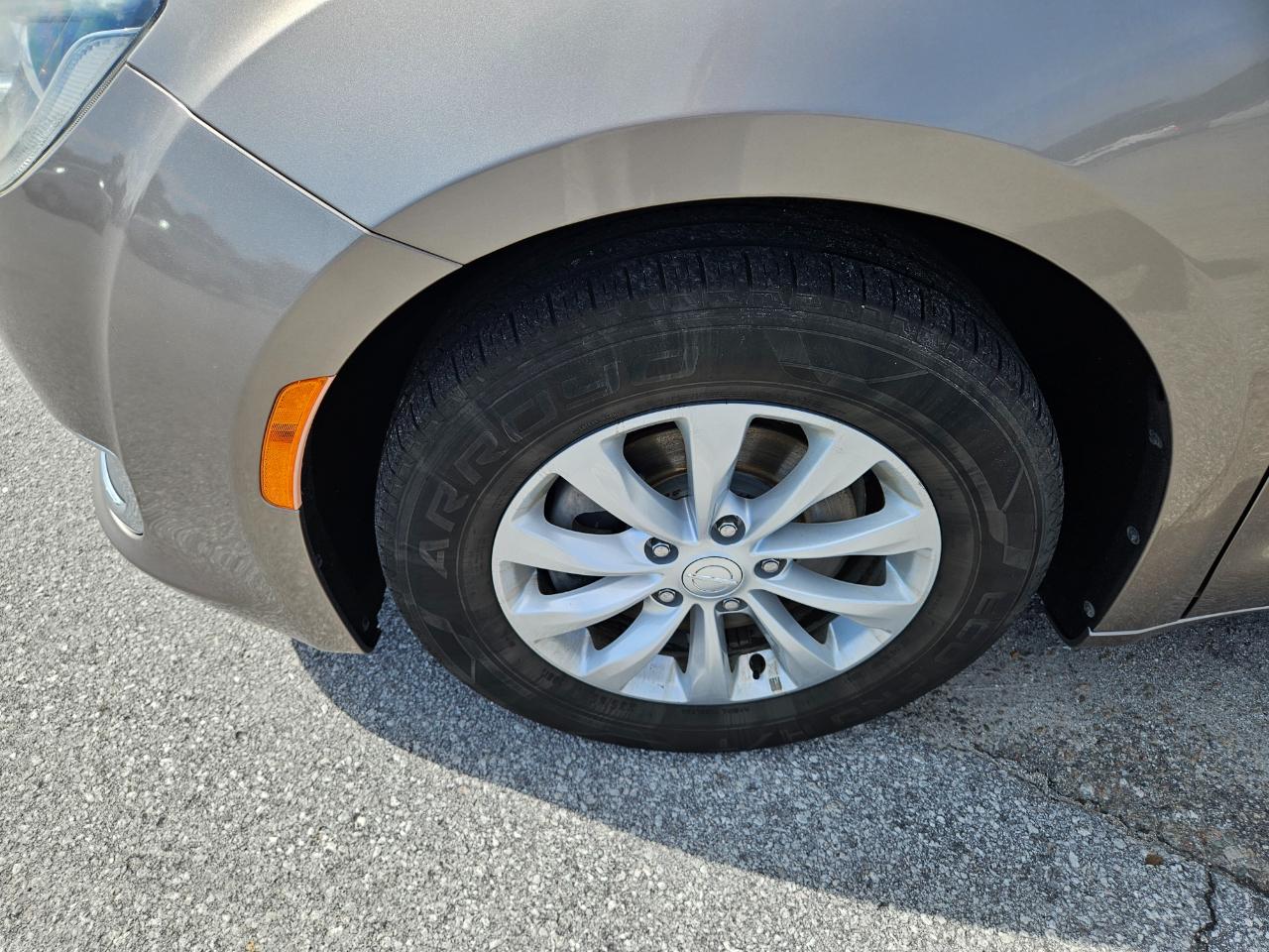 Chrysler Pacifica Touring-L FWD 2017