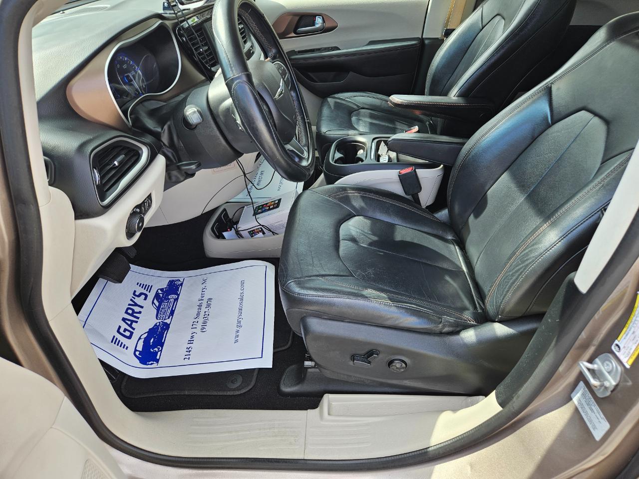 Chrysler Pacifica Touring-L FWD 2017